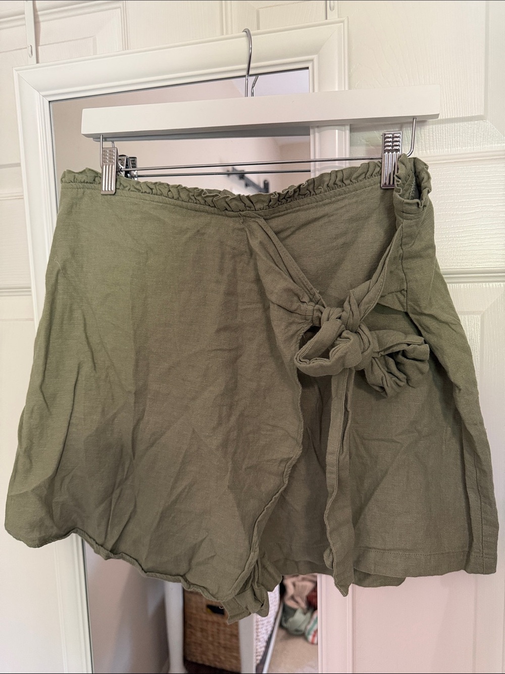 Versona Olive Tie-Front Linen-Blend Shorts